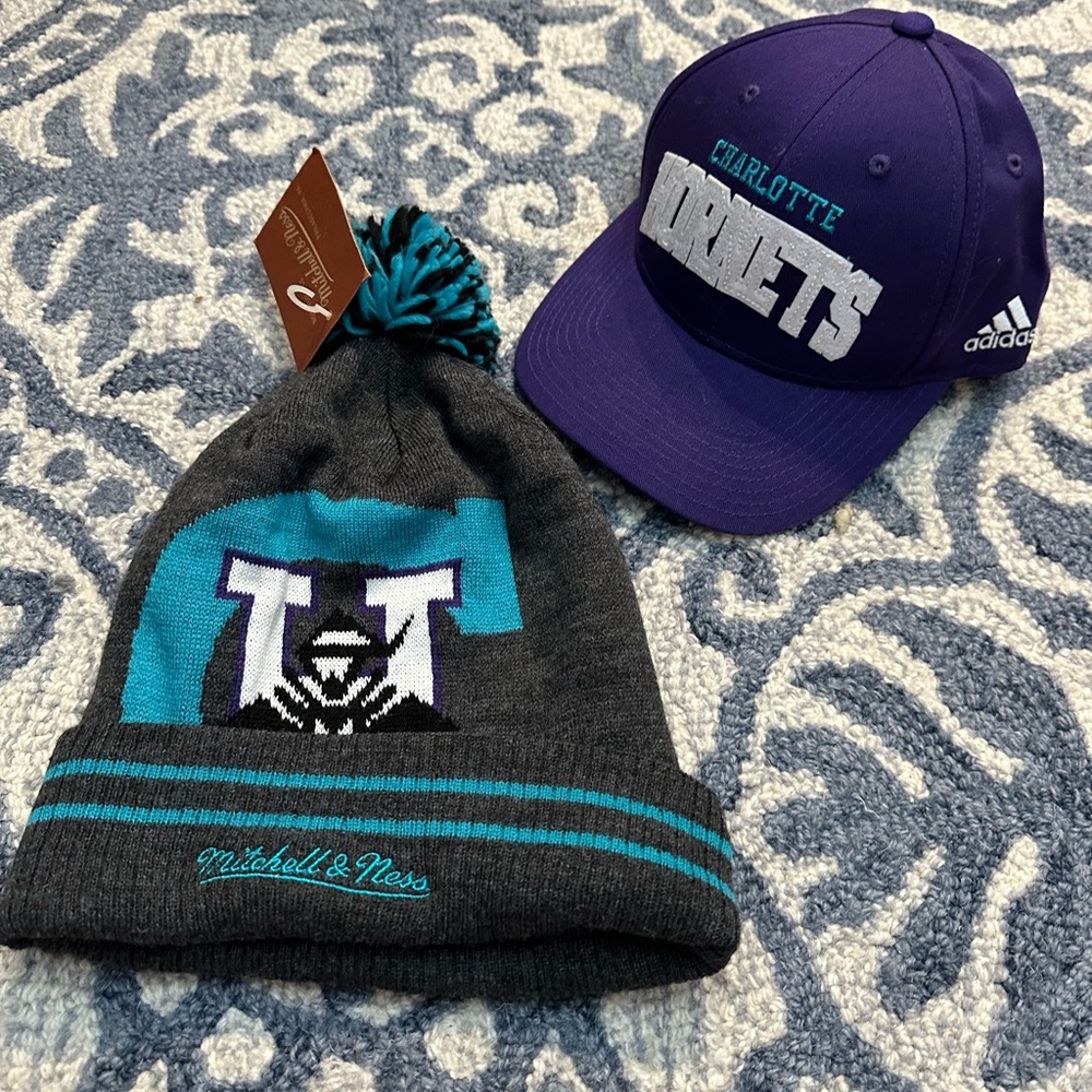 Vintage Snap back Charlotte Hornets Set
